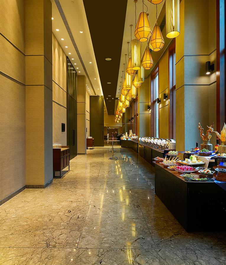 Grand Mercure Mysore - An Accor Brand Dış mekan fotoğraf The buffet at the hotel