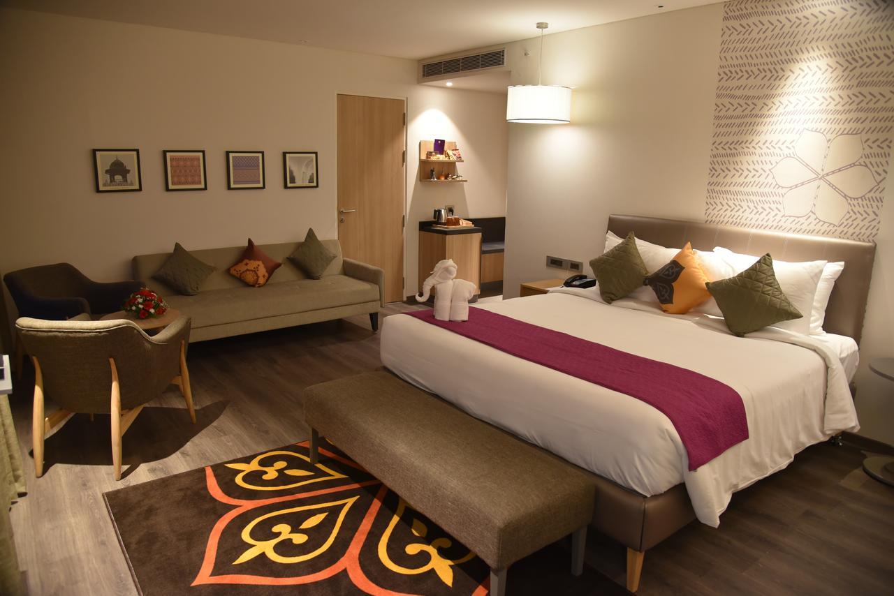 Grand Mercure Mysore - An Accor Brand Dış mekan fotoğraf A room at the hotel
